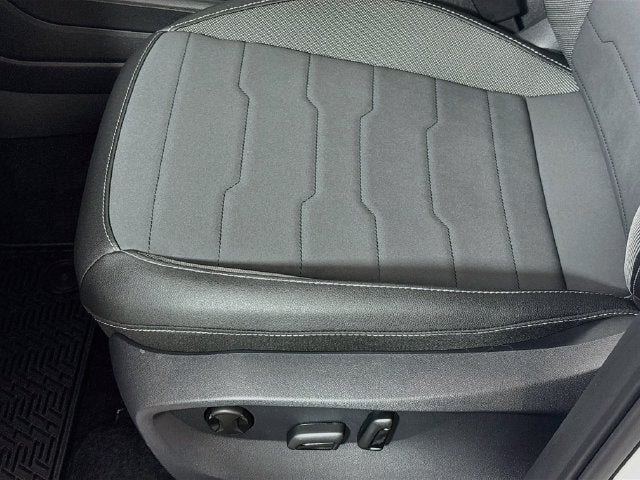 2027 Volkswagen Taos 1.5T SE Black