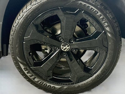 2027 Volkswagen Taos 1.5T SE Black