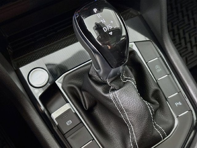 2027 Volkswagen Taos 1.5T SE Black