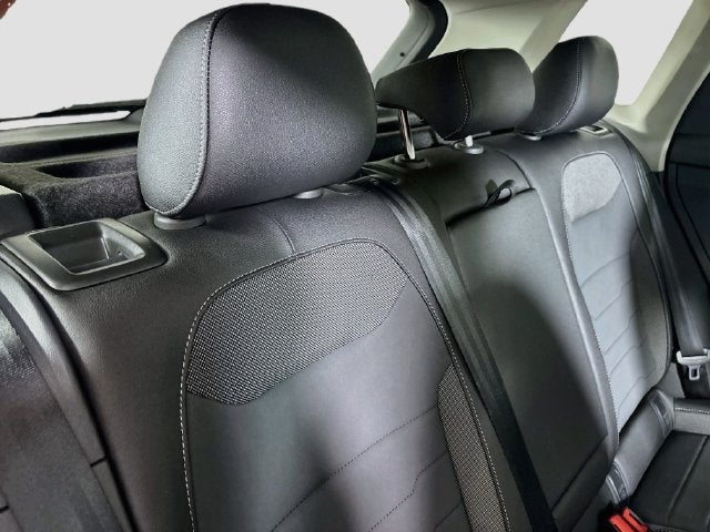 2027 Volkswagen Taos 1.5T SE Black