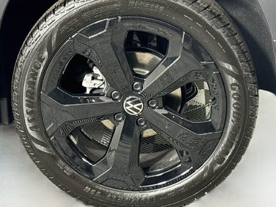2027 Volkswagen Taos 1.5T SE Black
