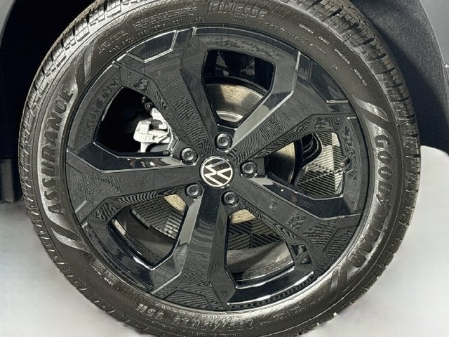 2027 Volkswagen Taos 1.5T SE Black