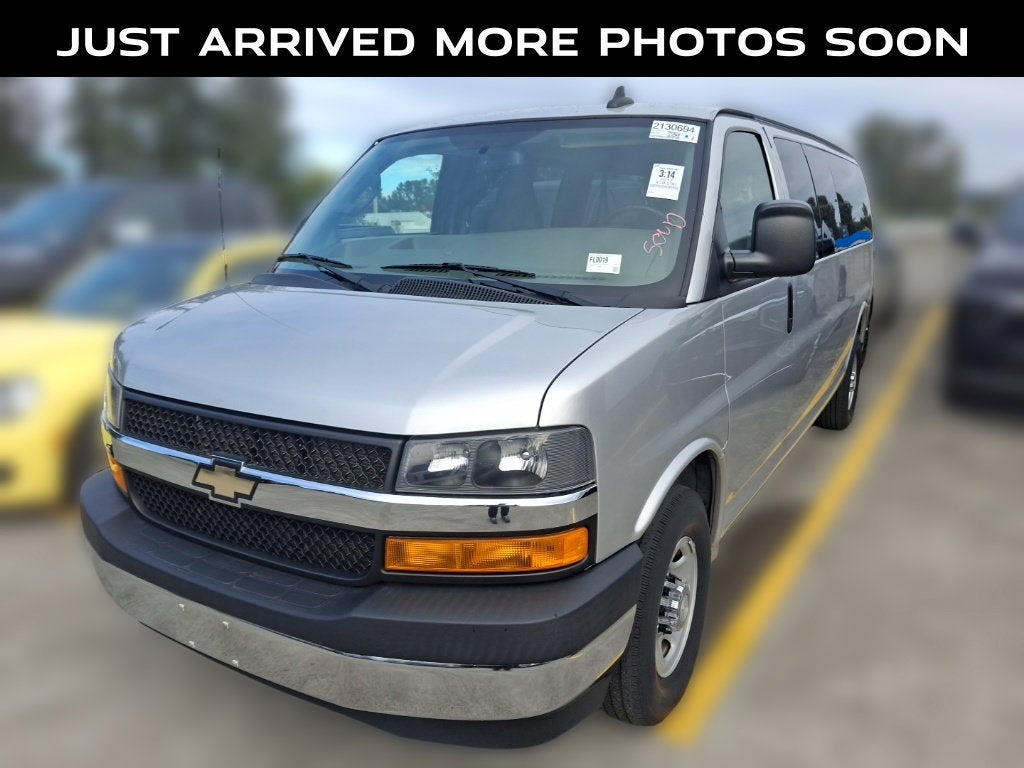 2017 Chevrolet Express Passenger 3500 LT