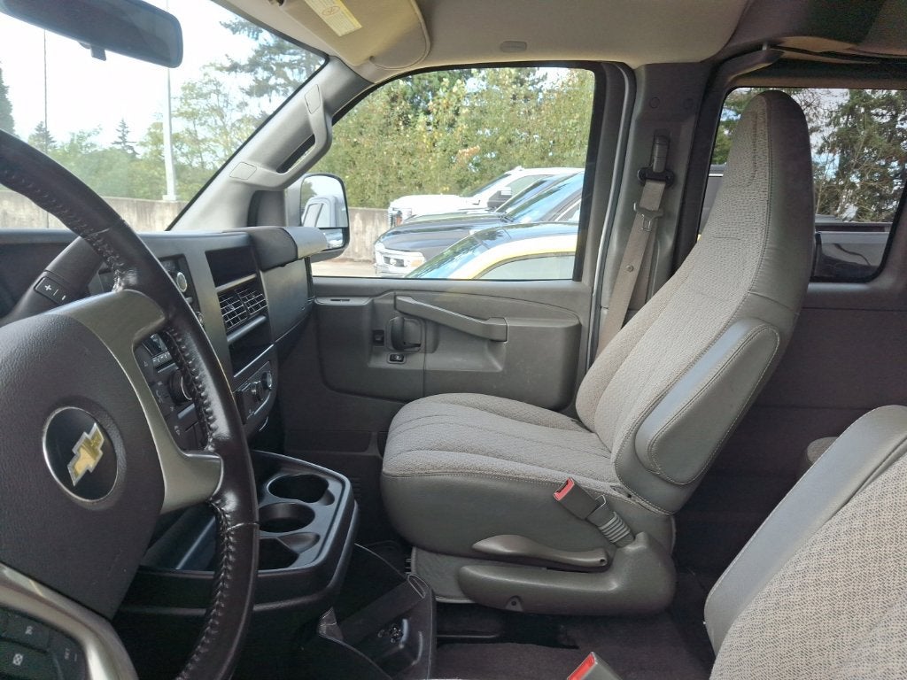 2017 Chevrolet Express Passenger 3500 LT