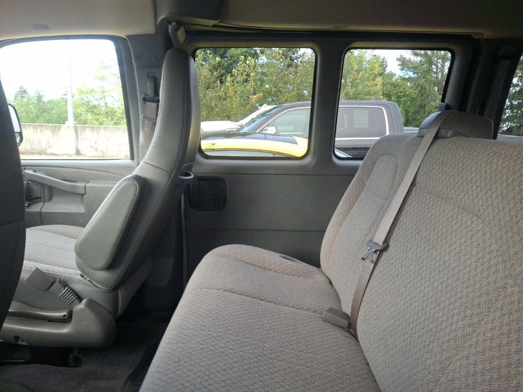 2017 Chevrolet Express Passenger 3500 LT