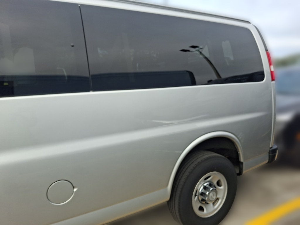 2017 Chevrolet Express Passenger 3500 LT