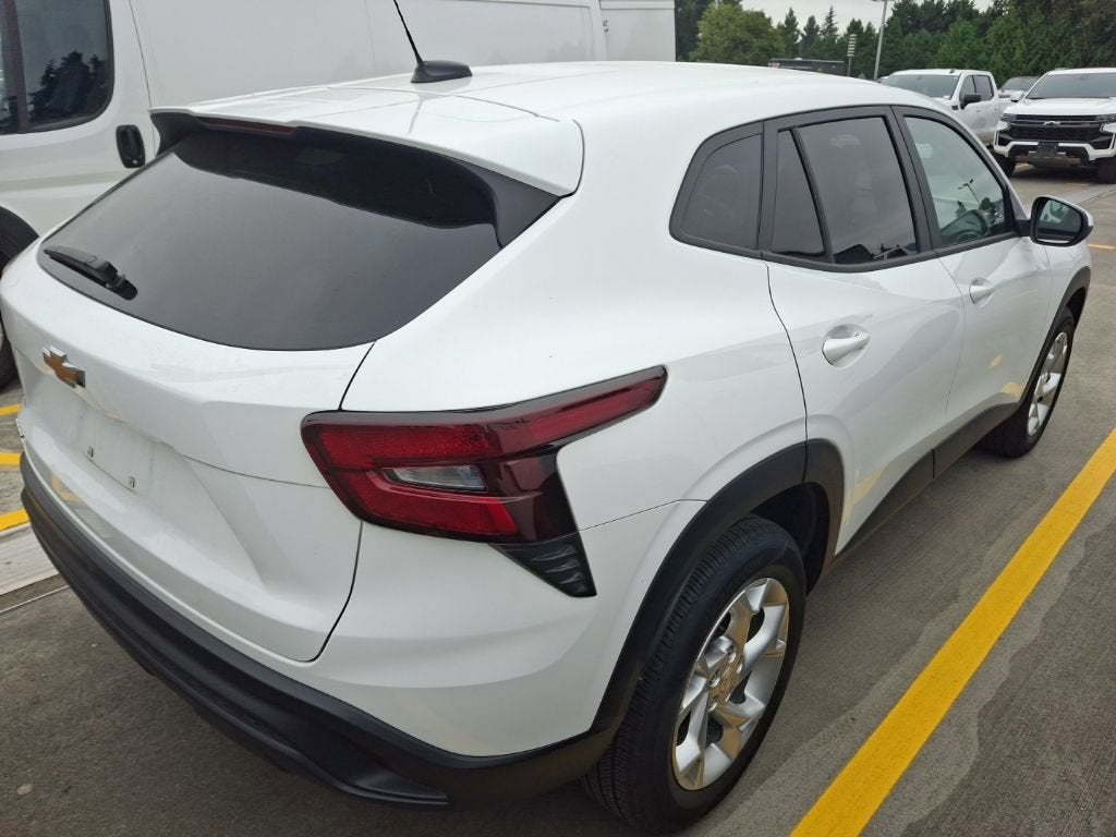 2025 Chevrolet Trax LS