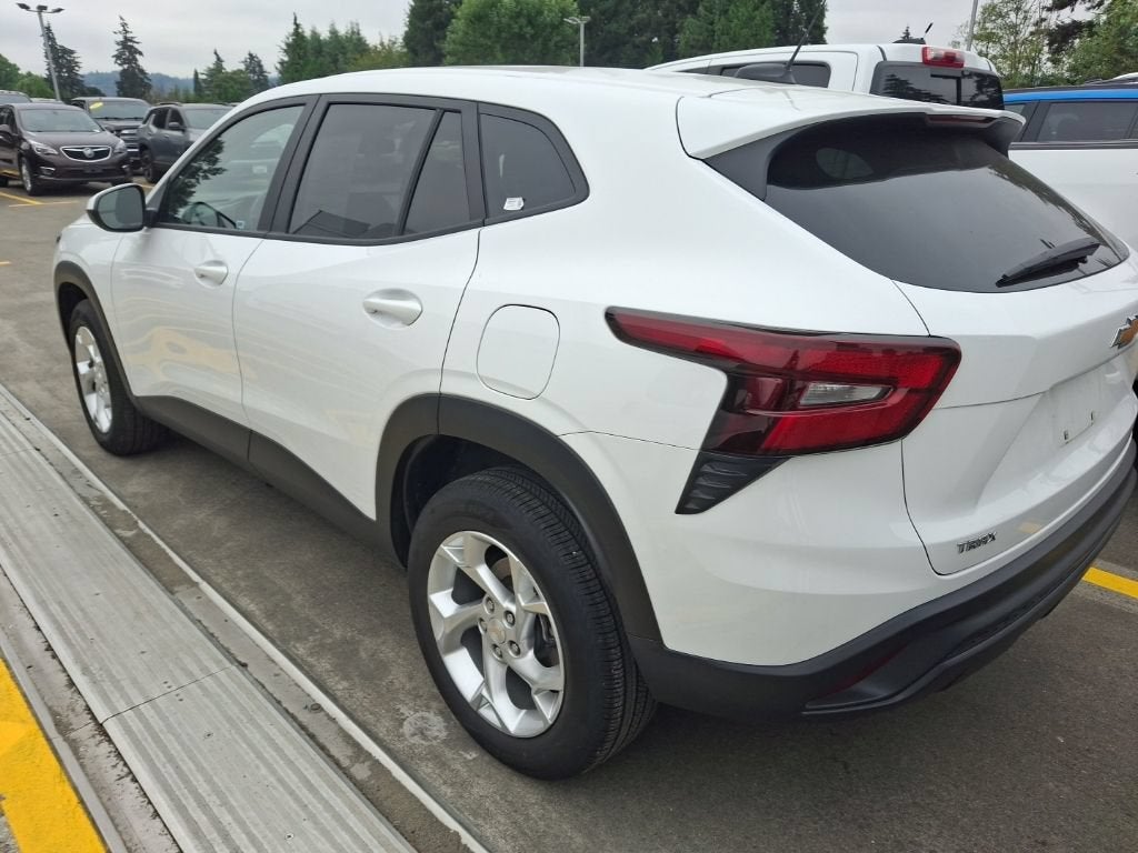 2025 Chevrolet Trax LS