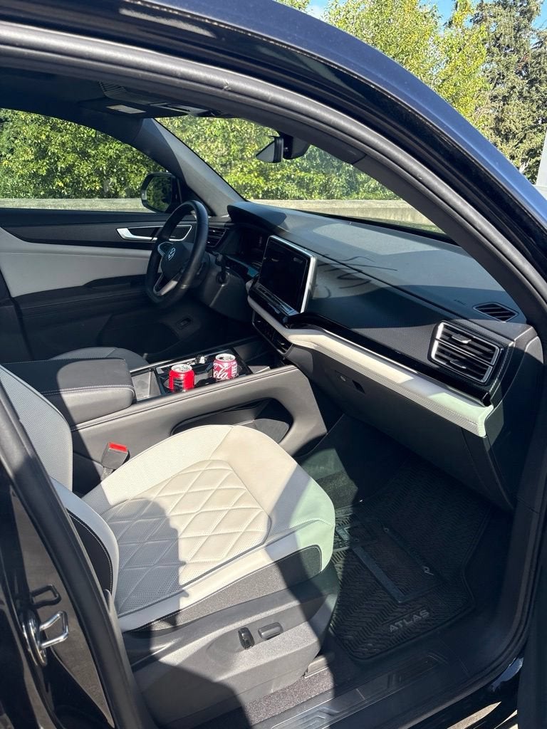 2024 Volkswagen Atlas Cross Sport 2.0T SEL Premium R-Line