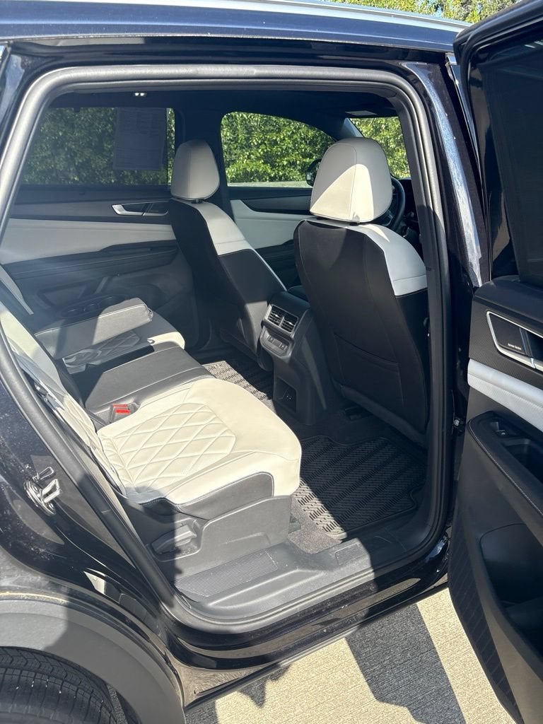 2024 Volkswagen Atlas Cross Sport 2.0T SEL Premium R-Line