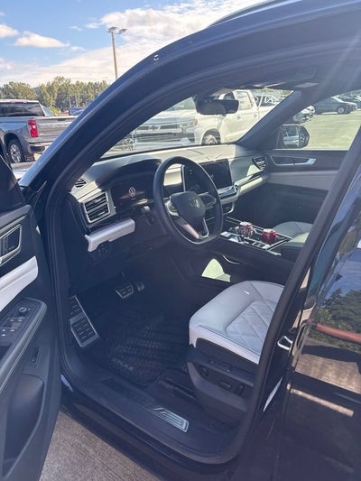 2024 Volkswagen Atlas Cross Sport 2.0T SEL Premium R-Line