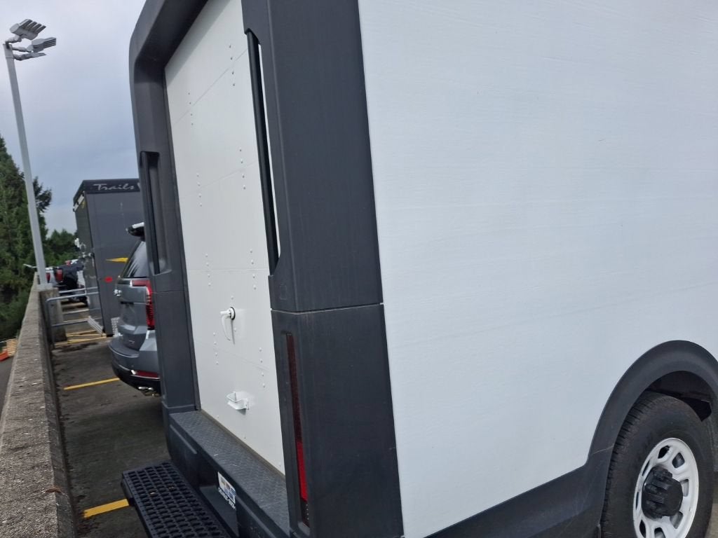 2024 BrightDrop Zevo 600 EJY