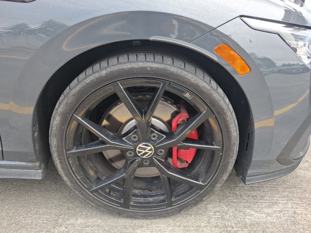 2024 Volkswagen Golf GTI 380 SE